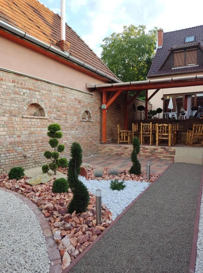 Buebaj Vendeghaz Otel Eğri Dış mekan fotoğraf