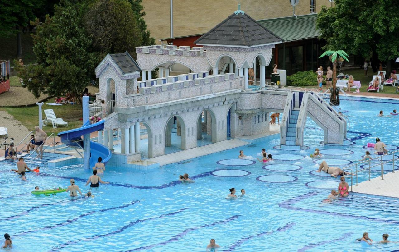 Buebaj Vendeghaz Otel Eğri Dış mekan fotoğraf